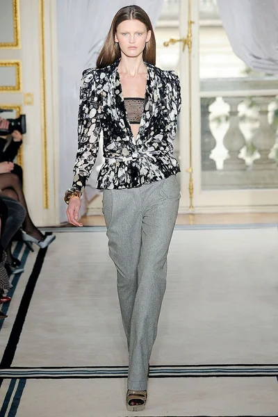 Look 30